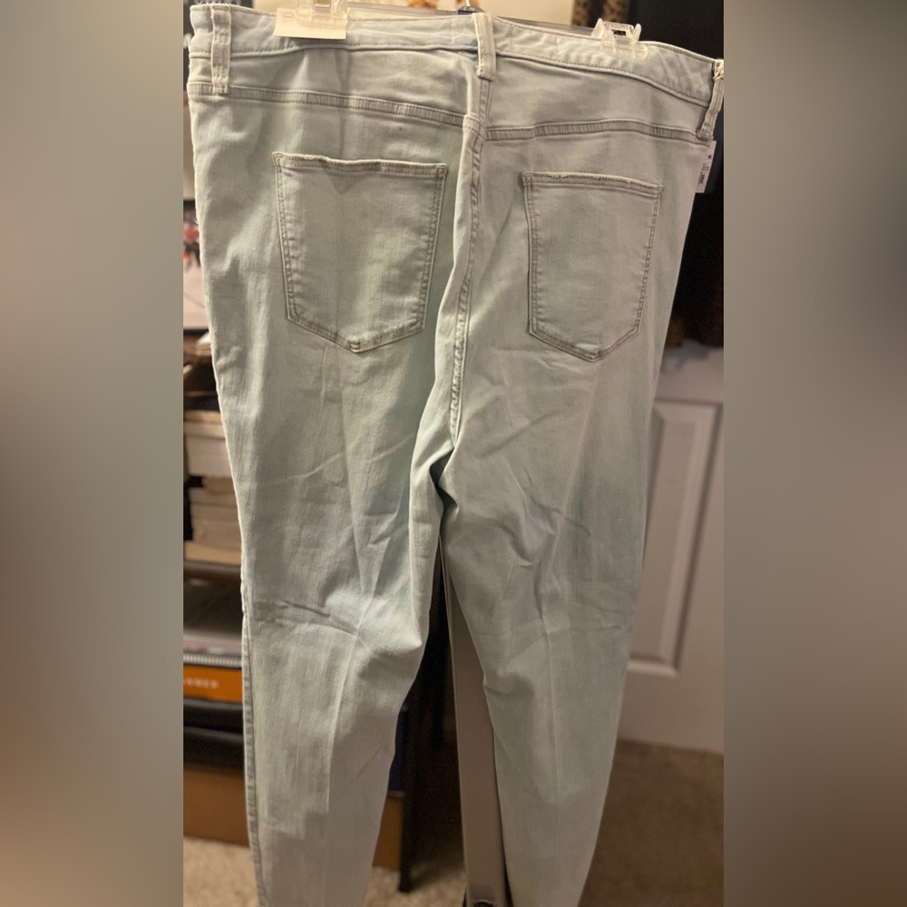‼️SALE ‼️ Light high rise skinny denim, new with tags, 18W - Picture 2 of 5
